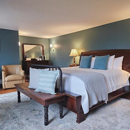 The Manor On Golden Pond Bed & Breakfast Holderness Bagian luar foto