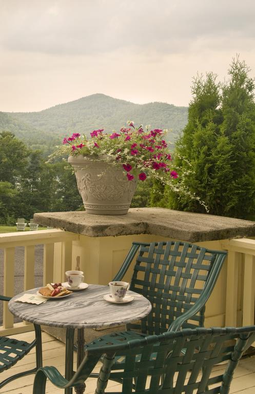 The Manor On Golden Pond Bed & Breakfast Holderness Bagian luar foto