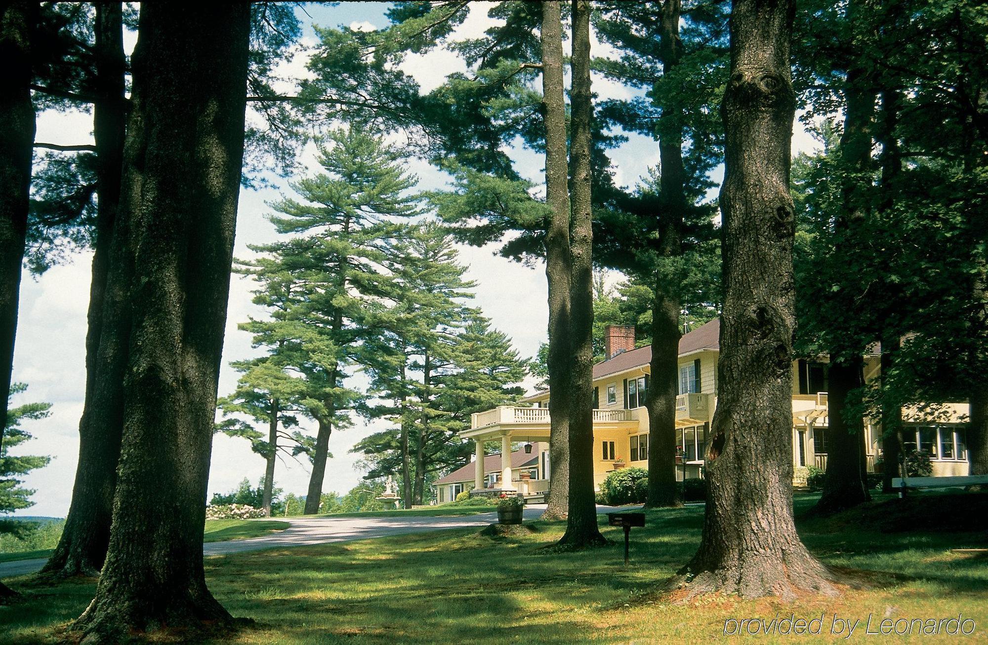 The Manor On Golden Pond Bed & Breakfast Holderness Bagian luar foto