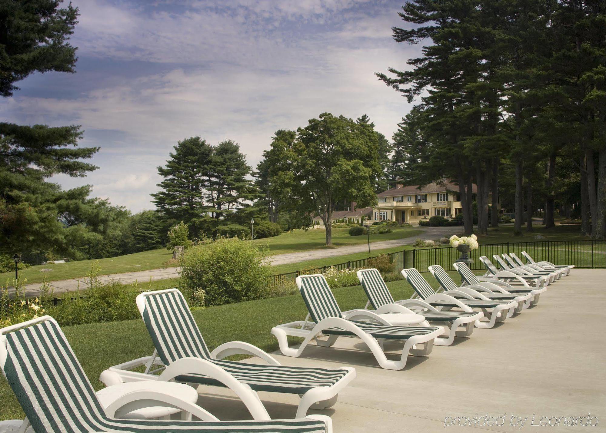 The Manor On Golden Pond Bed & Breakfast Holderness Bagian luar foto