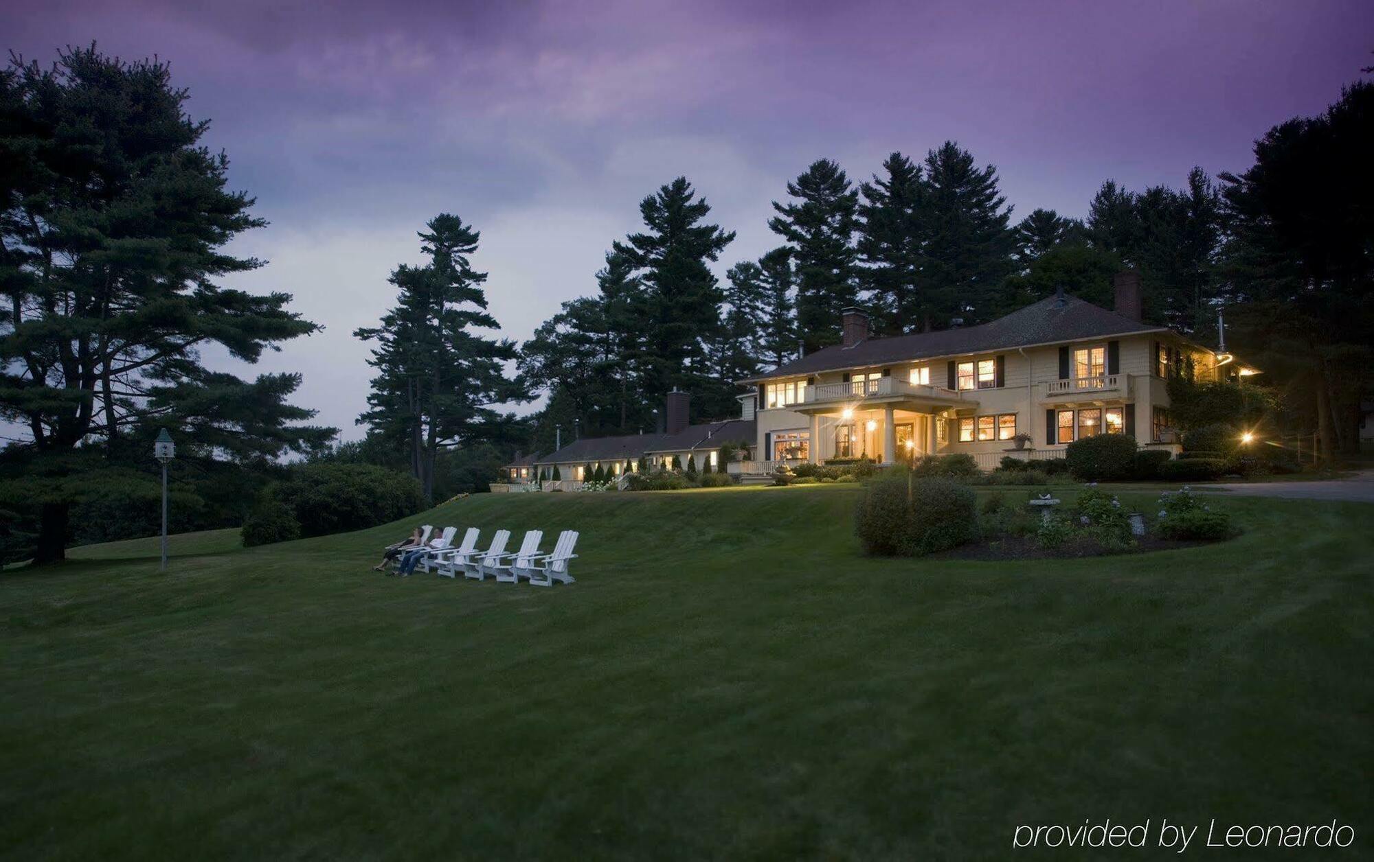 The Manor On Golden Pond Bed & Breakfast Holderness Bagian luar foto