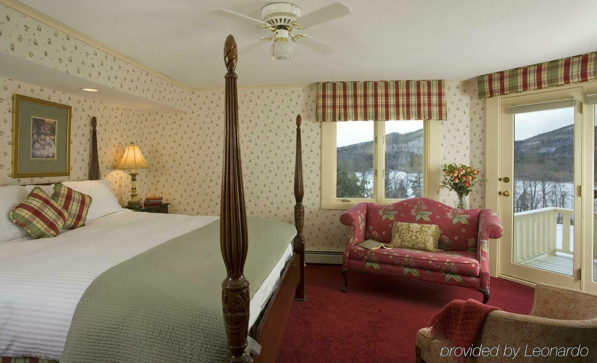 The Manor On Golden Pond Bed & Breakfast Holderness Bagian luar foto